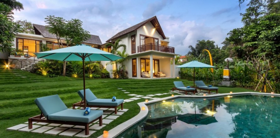 4 bedrooms Villa in Tumbak Bayuh, Mengwi, Badung, Bali (12513)