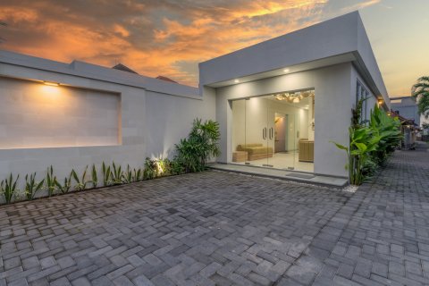 4 bedrooms Villa in Seminyak, Badung,  (9379) 2