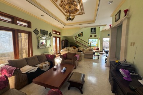 Дом с 5 спальнями в Нуса Дуа, Бадунг,  (9378) 26