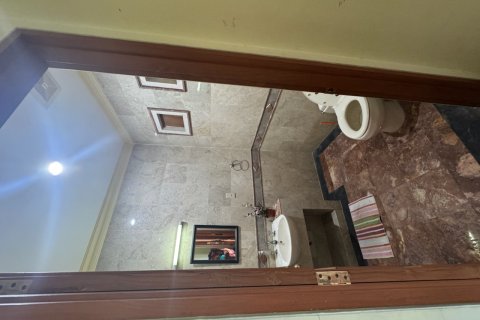 Дом с 5 спальнями в Нуса Дуа, Бадунг,  (9378) 14