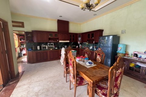 Дом с 5 спальнями в Нуса Дуа, Бадунг,  (9378) 23