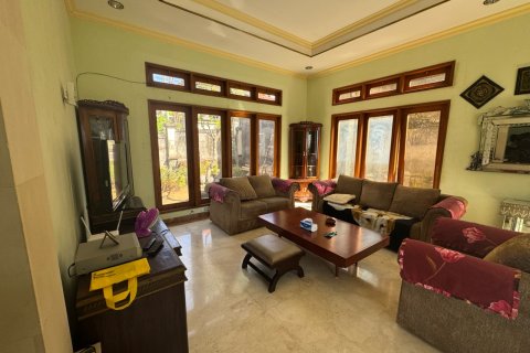 Дом с 5 спальнями в Нуса Дуа, Бадунг,  (9378) 25