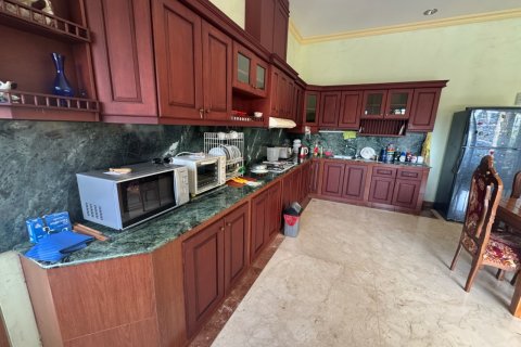 Дом с 5 спальнями в Нуса Дуа, Бадунг,  (9378) 24