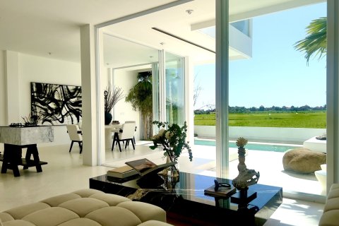 3 bedrooms Villa in Munggu, Mengwi, Badung, Bali (15644)