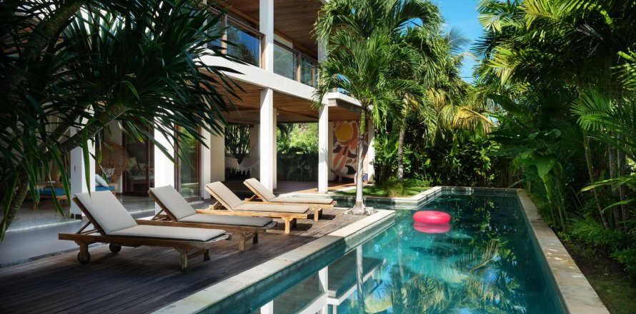 3 bedrooms Villa in Pecatu, Badung, Bali (15645)