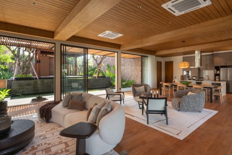 4 bedrooms Villa in South Denpasar, Denpasar, Bali (15639)