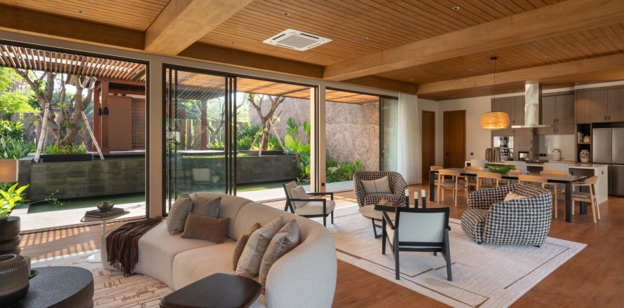 4 bedrooms Villa in South Denpasar, Denpasar, Bali (15639)