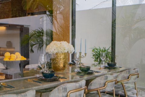 Вилла с 5 спальнями в Далунг, Бадунг,  (9424) 8