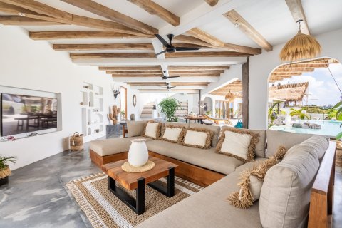 4 bedrooms Villa in Pecatu, Badung,  (9426) 14