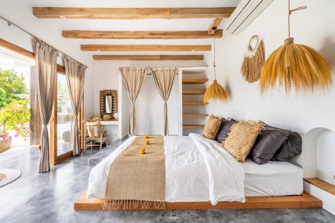 4 bedrooms Villa in Pecatu, Badung,  (9426) 11