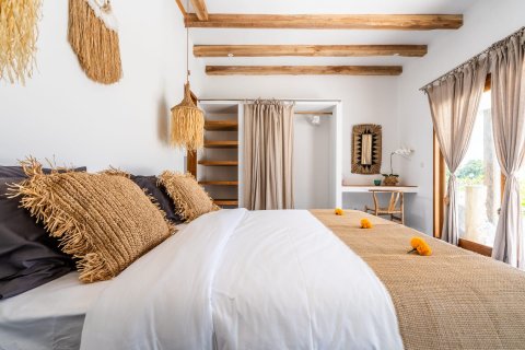 4 bedrooms Villa in Pecatu, Badung,  (9426) 17