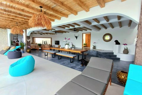 4 bedrooms Villa in Pecatu, Badung,  (9426) 19