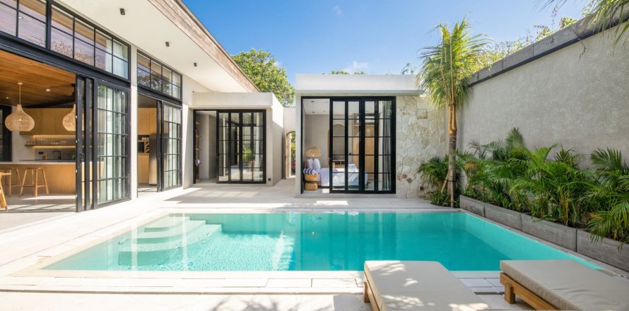 5 bedrooms Villa in Pecatu, Badung, Bali (15798)