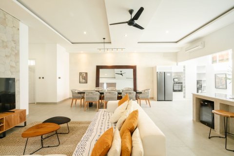 3 bedrooms House in Kerobokan, Badung, Bali (15726)