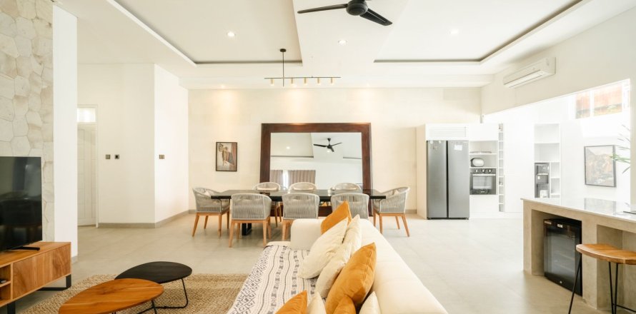 3 bedrooms House in Kerobokan, Badung, Bali (15726)