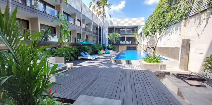 Отель, гостиница с 50 спальнями в Кута, Бадунг,  (9200)