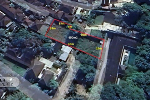 Земельный участок 660м2 в Переренан, Менгви, Бадунг,  (9302) 3