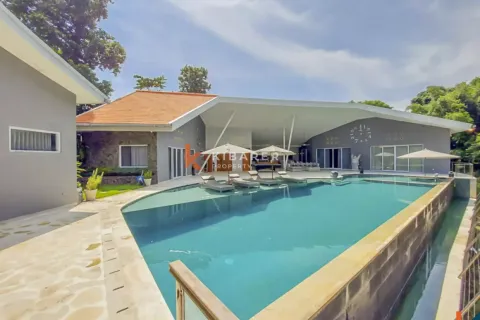 4 bedrooms Villa in Badung, Bali (14668)