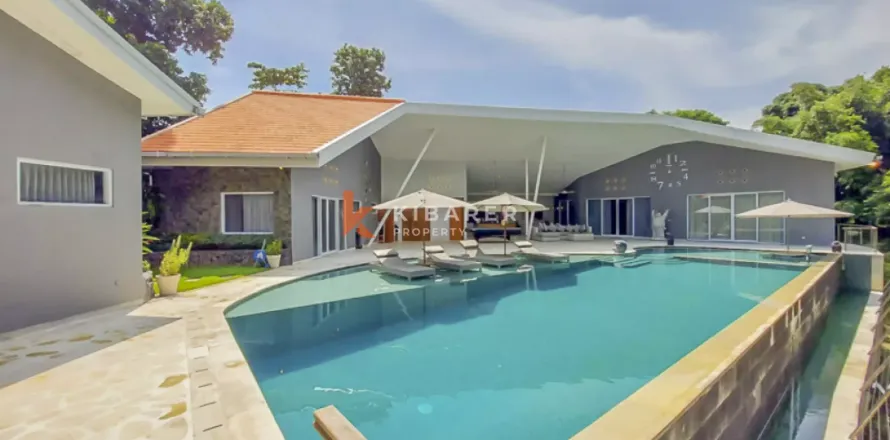 4 bedrooms Villa in Badung, Bali (14668)