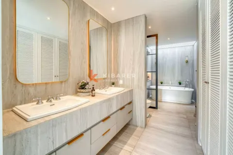 4 bedrooms Villa in Tibubeneng, Badung, Bali (12874) 11