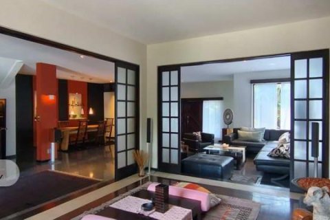 Вилла с 4 спальнями в Джимбаран, Бадунг, (9640) 4