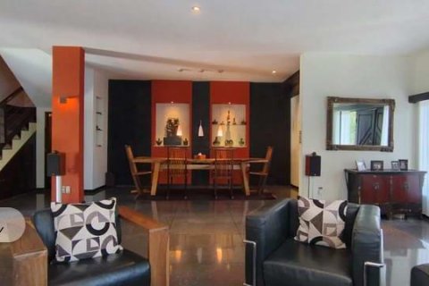 Вилла с 4 спальнями в Джимбаран, Бадунг, (9640) 3