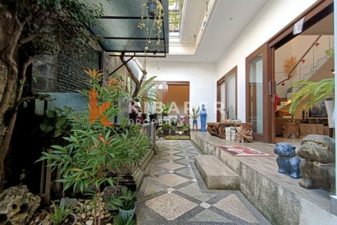 Вилла с 3 спальнями в Денпасар, Бали (12526) 1