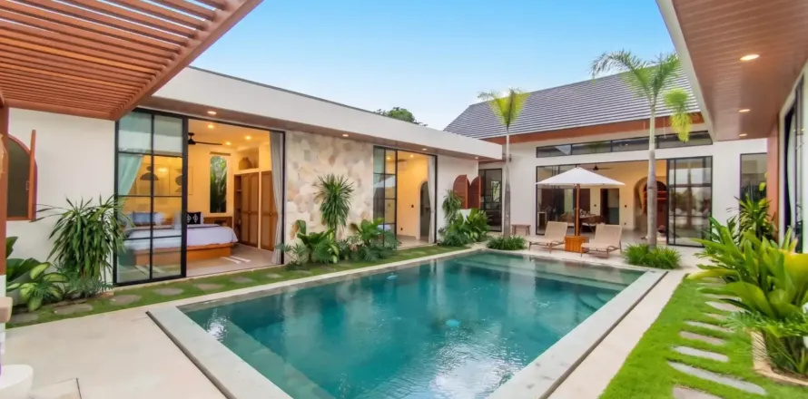 4 bedrooms Villa in Tibubeneng, Badung, Bali (13732)