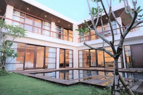 4 bedrooms Villa in Ungasan, Badung, Bali (15055)