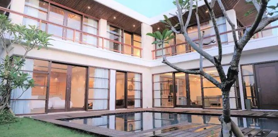4 bedrooms Villa in Ungasan, Badung, Bali (15055)