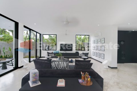 3 bedrooms Villa in Kerobokan, Badung, Bali (2429) 2
