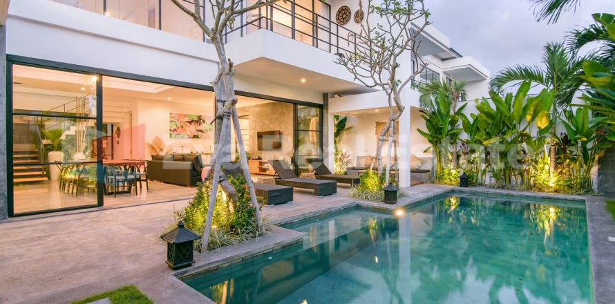 4 bedrooms Villa in Tibubeneng, Badung, Bali (2426)