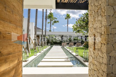 5 bedrooms Villa in Tumbak Bayuh, Mengwi, Badung, Bali (2427) 15