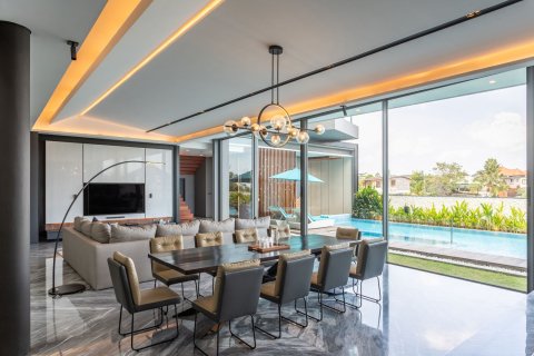 5 bedrooms House in Kerobokan, Badung, Bali (4618) 17