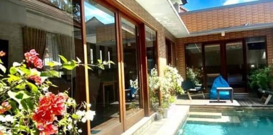 3 bedrooms Villa in Jimbaran, Badung, Bali (14904)