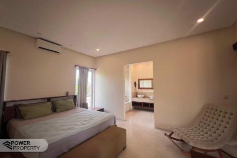 Вилла с 4 спальнями в Чангу, Бадунг, (9308) 6