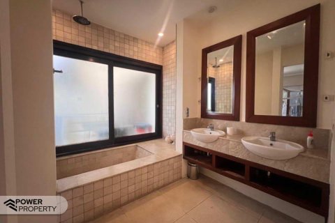 Вилла с 4 спальнями в Чангу, Бадунг, (9308) 2