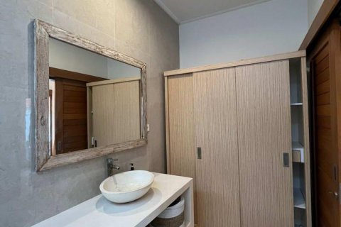 Вилла с 3 спальнями в Переренан, Менгви, Бадунг,  (9313) 8