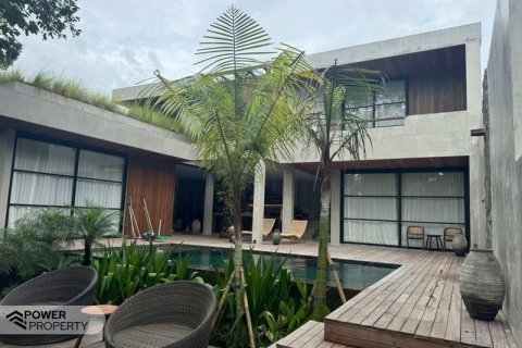 Вилла с 3 спальнями в Керобокан, Бадунг, (9310) 1