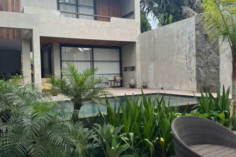 Вилла с 3 спальнями в Керобокан, Бадунг, (9310) 14