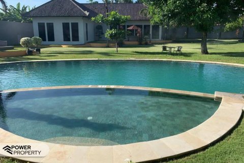 Вилла с 3 спальнями в Керобокан, Бадунг,  (9731) 1