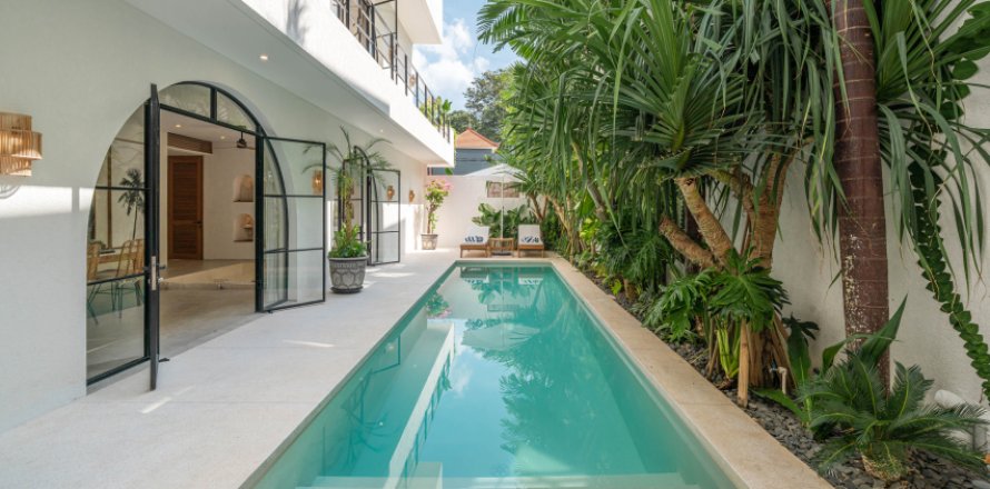 Вилла с 6 спальнями в Тампаксиринг, Гианьяр,  (9730)