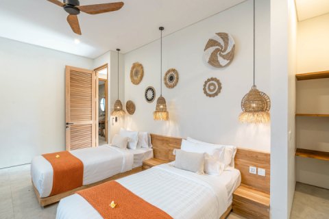 Вилла с 6 спальнями в Тампаксиринг, Гианьяр,  (9730) 16