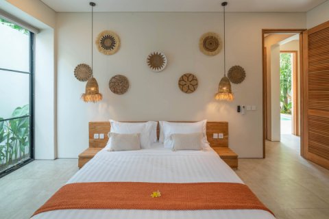 Вилла с 6 спальнями в Тампаксиринг, Гианьяр,  (9730) 17