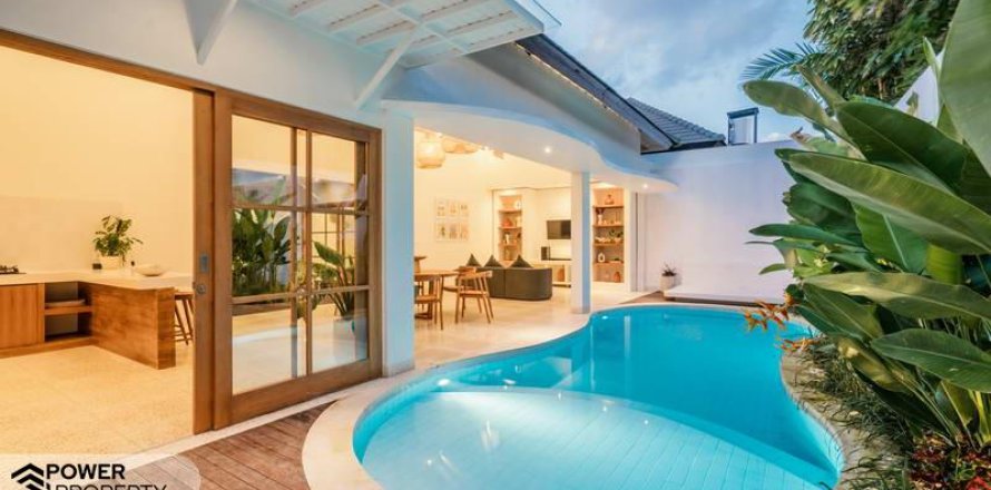 Вилла с 3 спальнями в Чангу, Бадунг,  (9739)