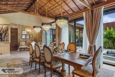 Вилла с 4 спальнями в Джимбаран, Бадунг, (9703) 8