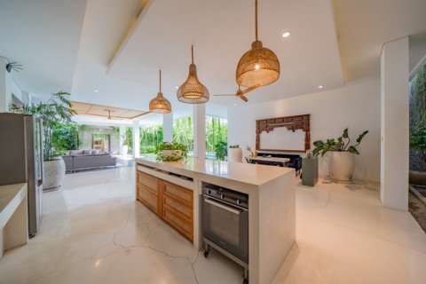 Вилла с 5 спальнями в Далунг, Бадунг, (9700) 26