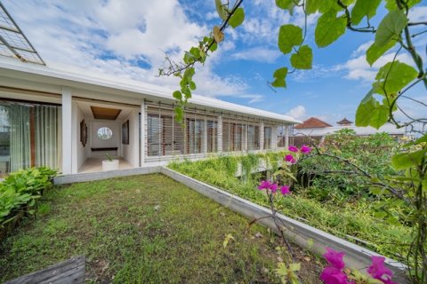 Вилла с 5 спальнями в Далунг, Бадунг, (9700) 22