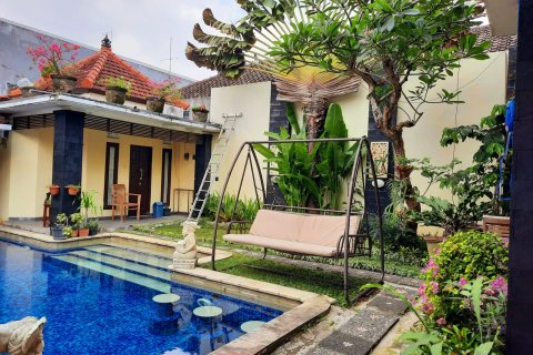 Дом с 5 спальнями в Керобокан, Бадунг,  (9471) 4