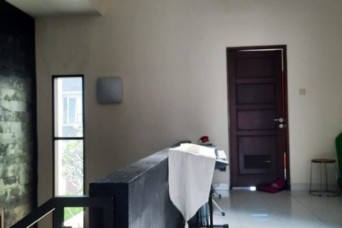 Дом с 5 спальнями в Керобокан, Бадунг,  (9471) 5